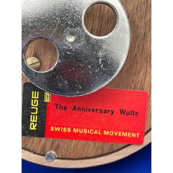 Swarovski Crystals  Wedding Couple Figurine Music Box Anniversary Waltz - Picture 14 of 14